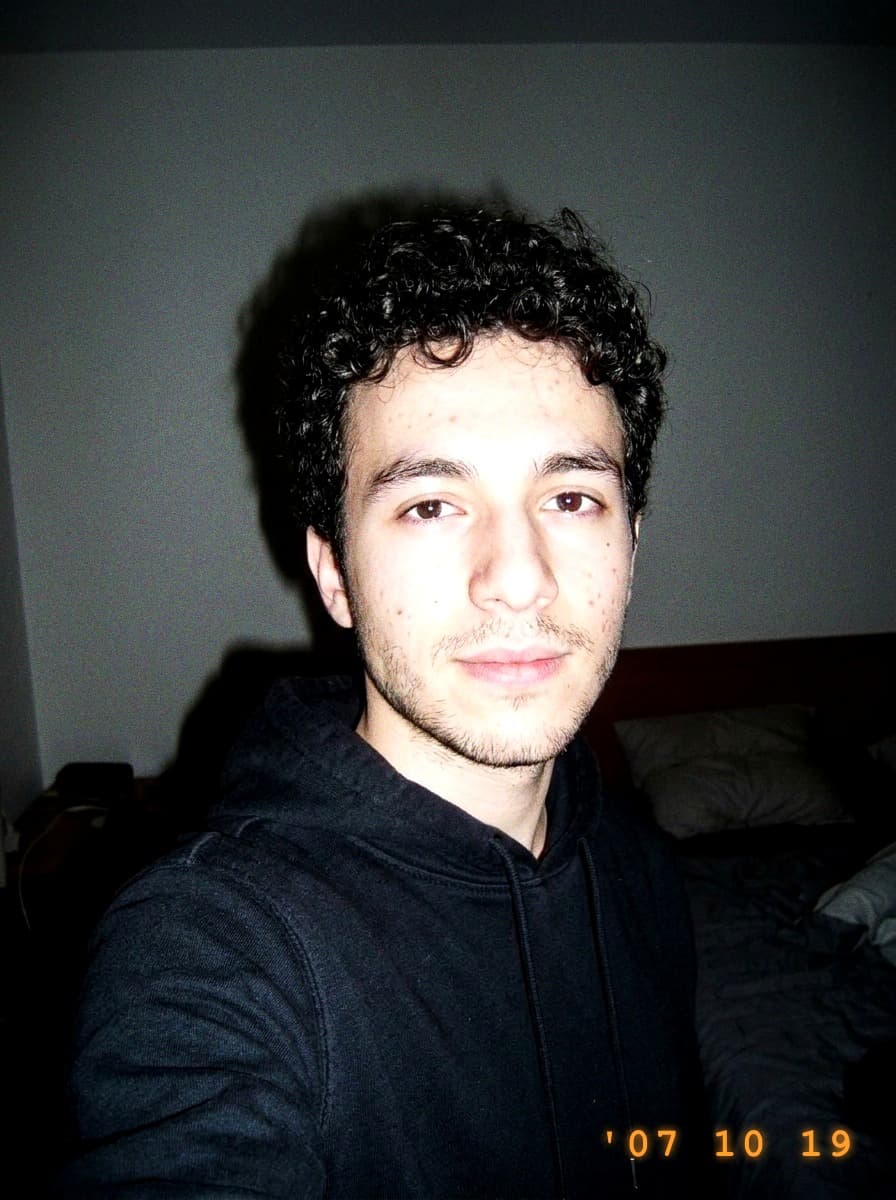 Même selfie en style Digicam 2007